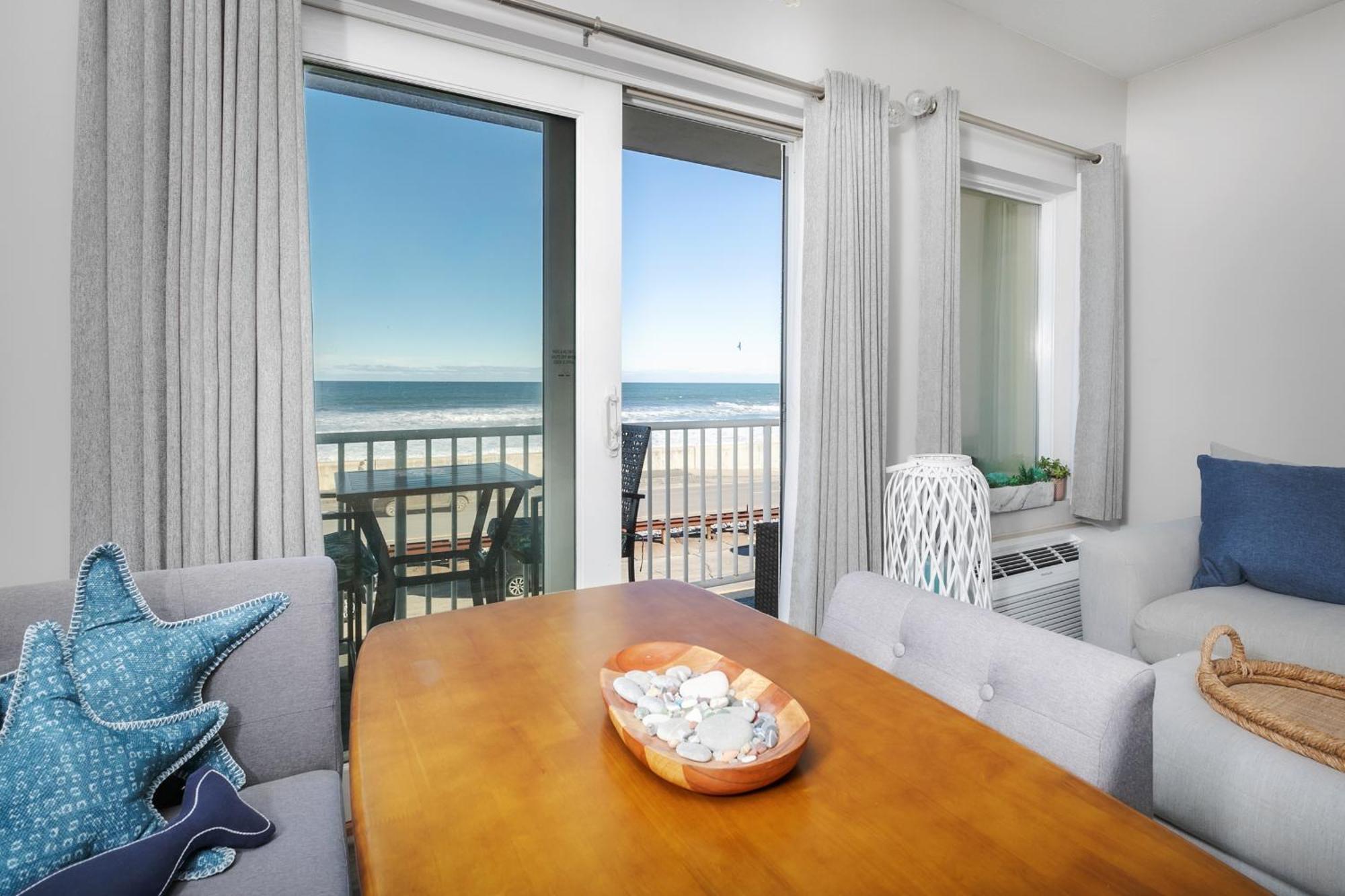 Direct Oceanfront Studio Suite! 汉普顿 外观 照片